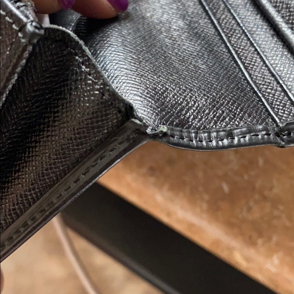 Louis Vuitton Epi Noir Brazza Wallet - Picture 12 of 12